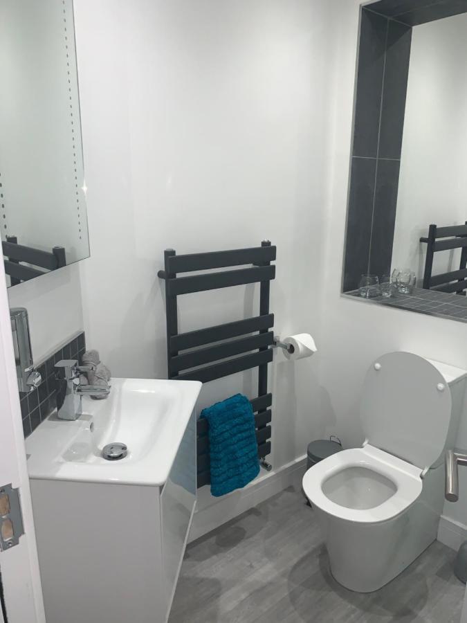 Rosemary House Brs Airport Accommodation Уинфорд Экстерьер фото